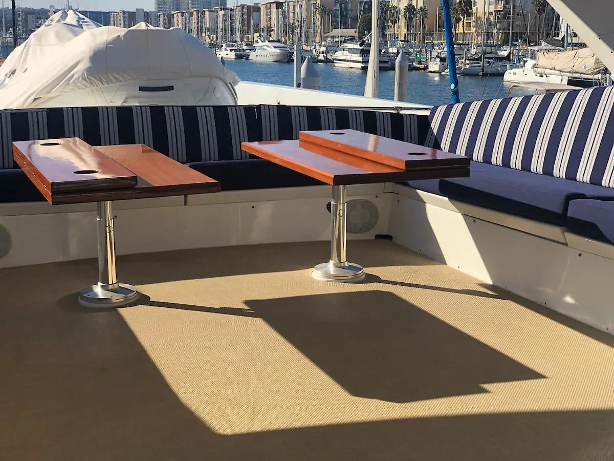 Luxury Afloat Yacht Paradise 3 Bedrooms 3Bath 5 Beds With Full Marina View 0*, Los Angeles United States