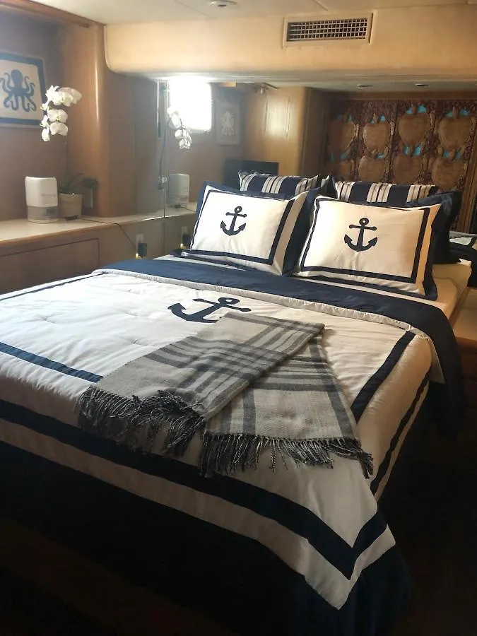 船屋 Luxury Afloat Yacht Paradise 3 Bedrooms 3Bath 5 Beds With Full Marina View 洛杉矶 美国